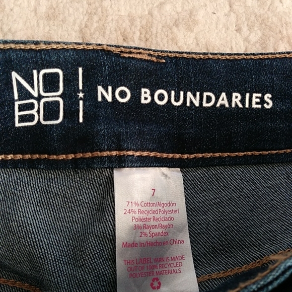 No Boundaries High Rise Distressed Jeans Junior 7 Blue - Picture 2 of 14